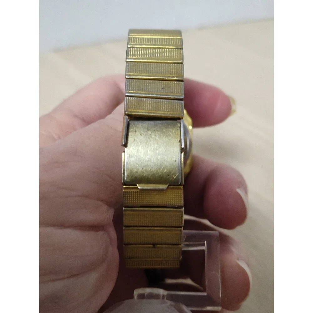 Bulova Vintage Quartz Watch Gold Tone Day Date Grey Dial Face Swiss Movement